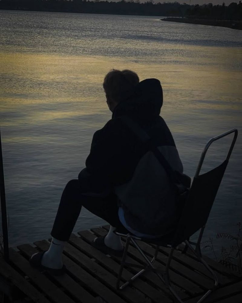 Hình avatar buồn chill
