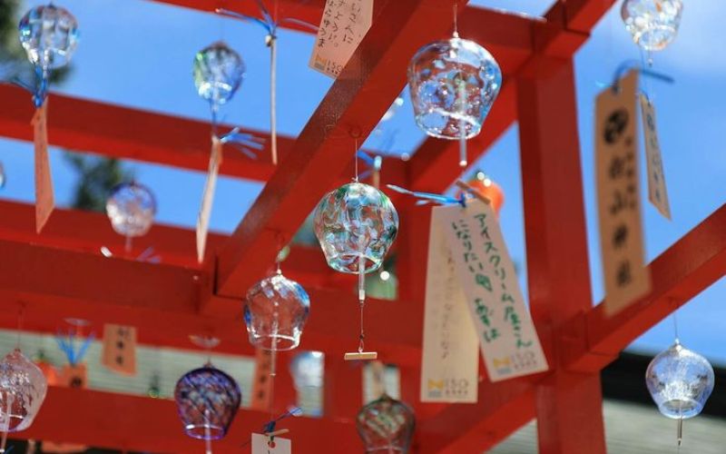 Hình nền chuông gió may mắn